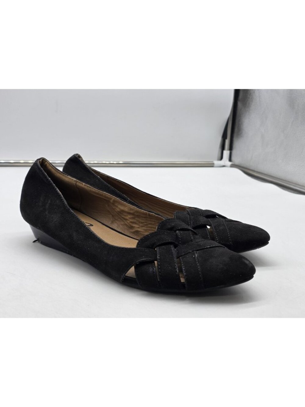 Y Not? Darlene Shoes Womens Size 7.5 Black Woven Flats Pointed Toe Damaged